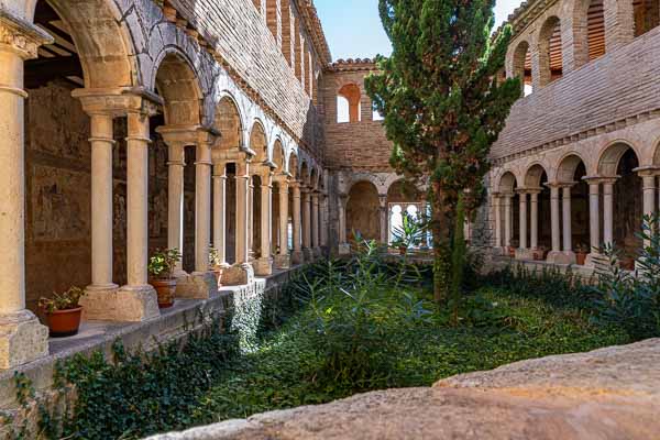 Alquézar, collégiale : cloître