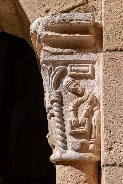 Alquézar, collégiale : chapiteau du cloître