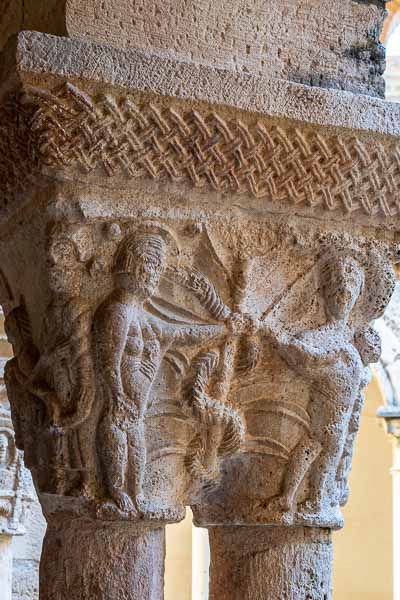 Alquézar, collégiale : chapiteau du cloître