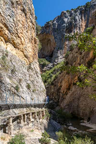 Alquézar : gorges du rio Vero, passerelle