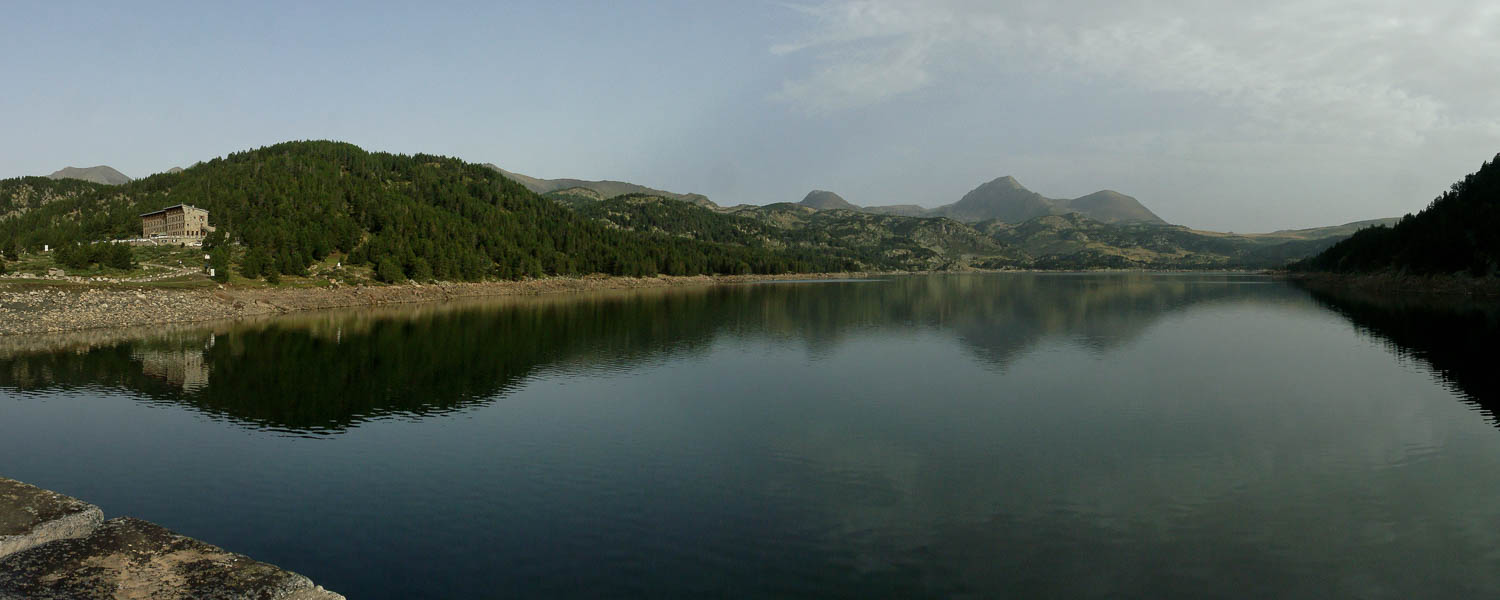 Lac des Bouillouses, hôtel et pic Péric