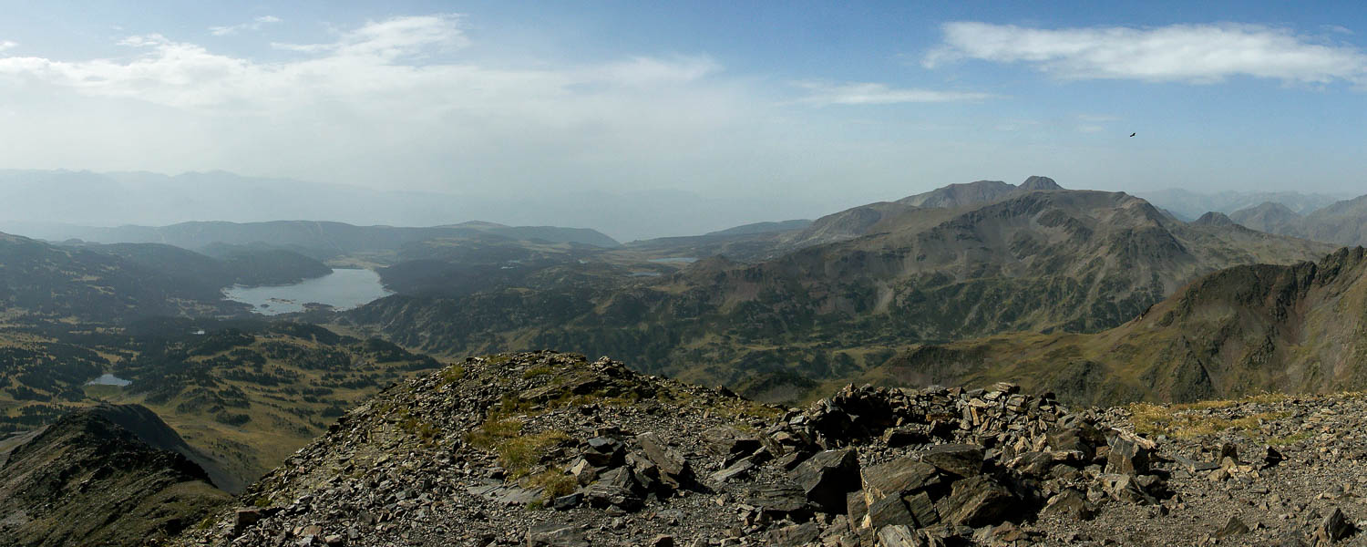 Sommet du pic Péric : vue sud, lac des Bouillouses et pic Carlit