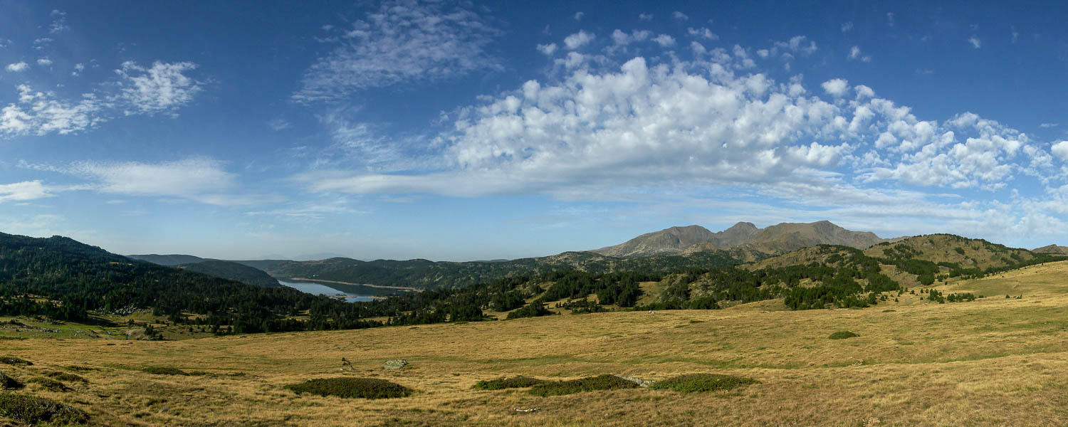 Lac des Bouillouses et massif du Carlit depuis les environs de la Balmeta