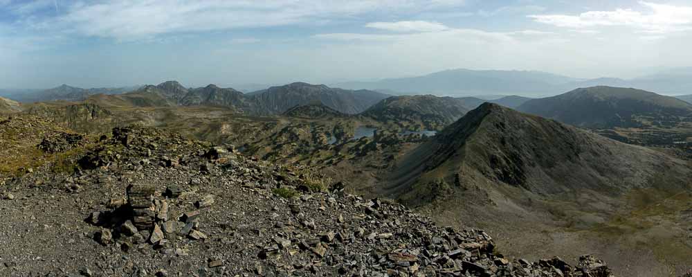 Sommet du pic Péric : vue est, Petit Péric et lacs de Camporells