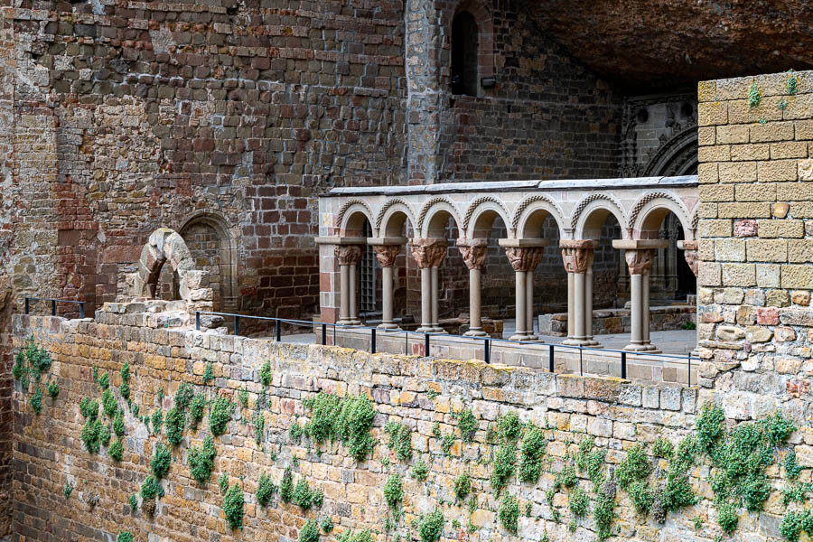 Vieux monastère de San Juan de la Peña : cloître