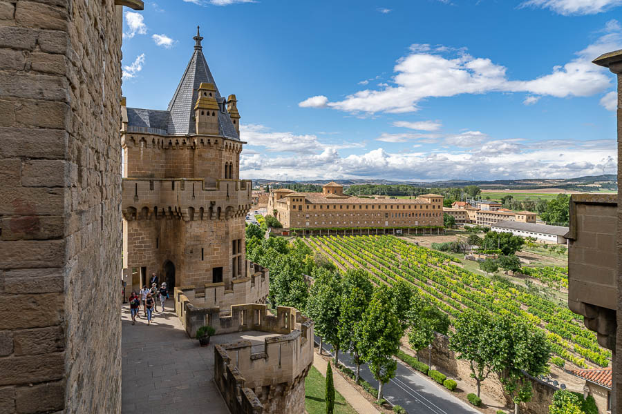 Palais royal d'Olite : tour des Trois Couronnes, monastère