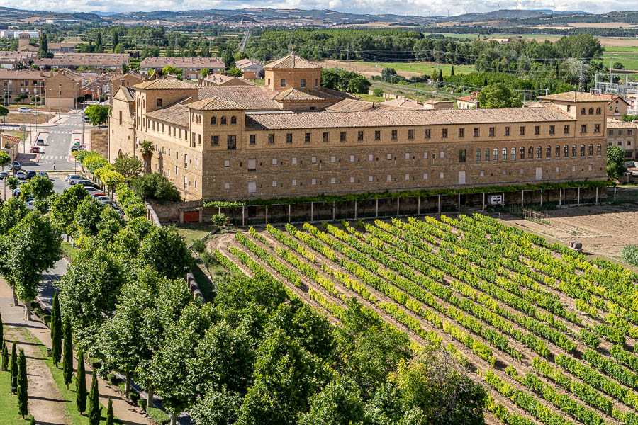 Palais royal d'Olite : tour des Trois Couronnes, monastère