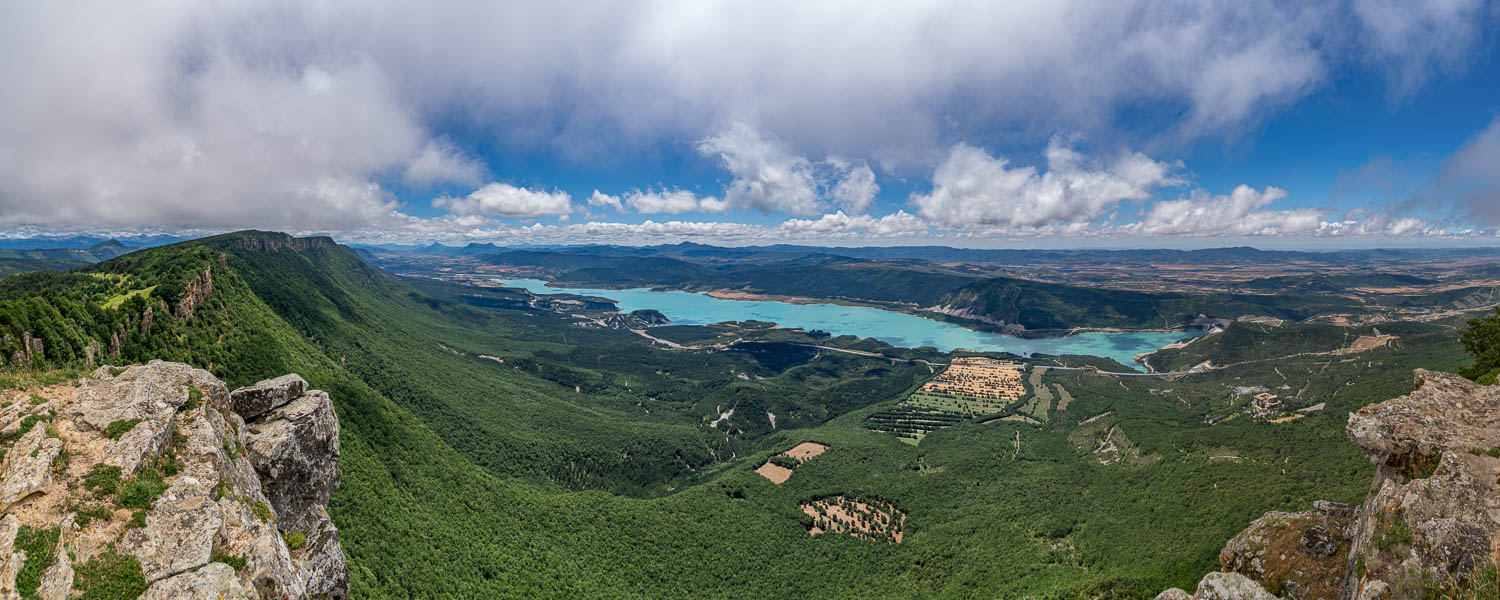 Leyre : vue du Castellar, 1286 m