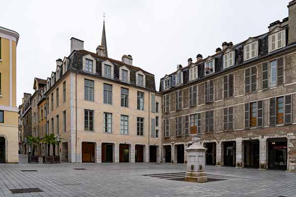 Pau : place Reine Marguerite