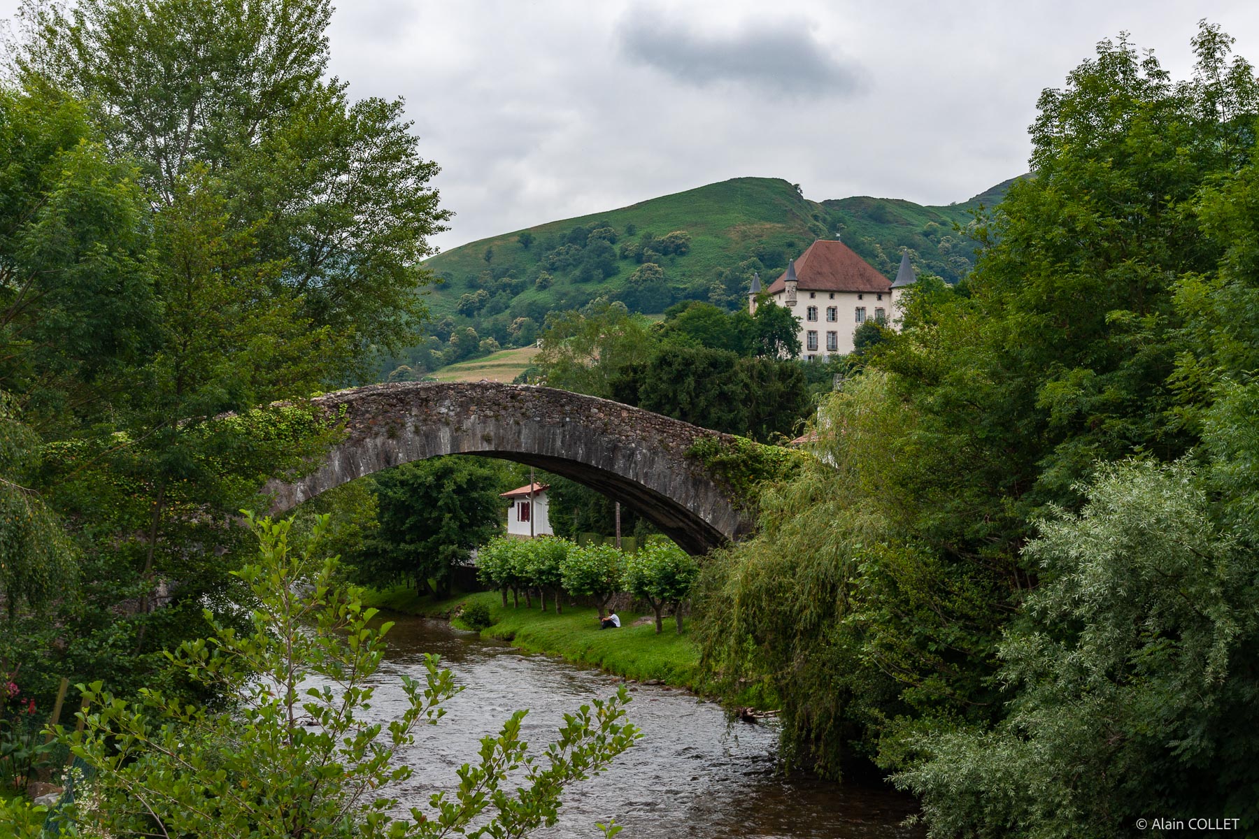 SaintÉtiennedeBaïgorry, 156 m pont romain et château