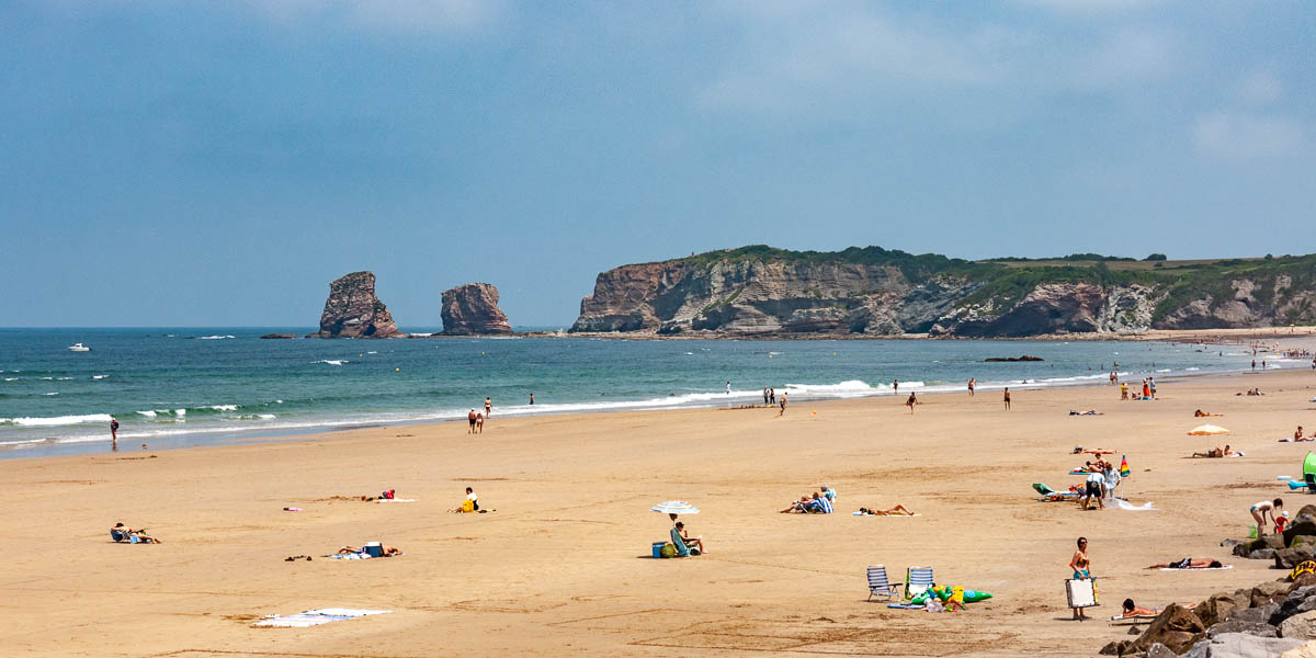 Plage d'Hendaye et les Deux Jumeaux