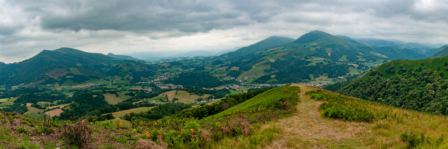 Crête est du pic Aintziaga vers Saint-Étienne-de-Baïgorry