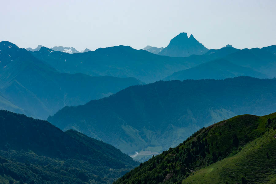 Orgues de Camplong, au loin l'Ossau