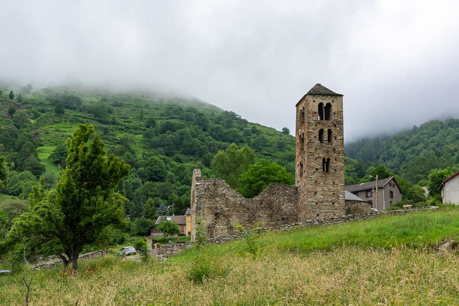 Mérens le haut : église romane