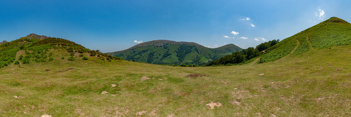 Col Zuharreteaco, 566 m, et Artzamendi, 926 m
