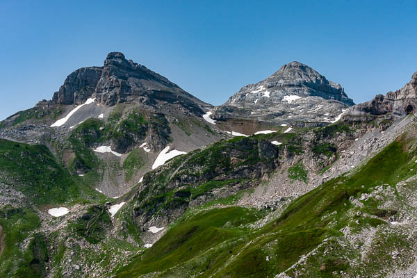 Pic de Countendé, 2338 m, et pic d'Anie, 2504 m