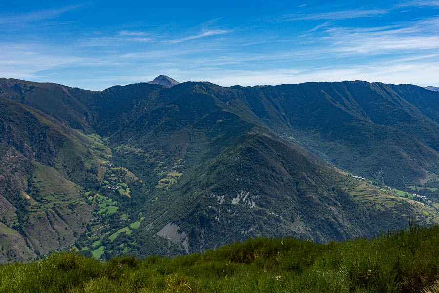 Coll de Jou : vue est, Monteixo, 2905 m