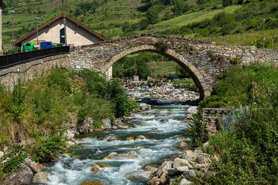 Espot : vieux pont