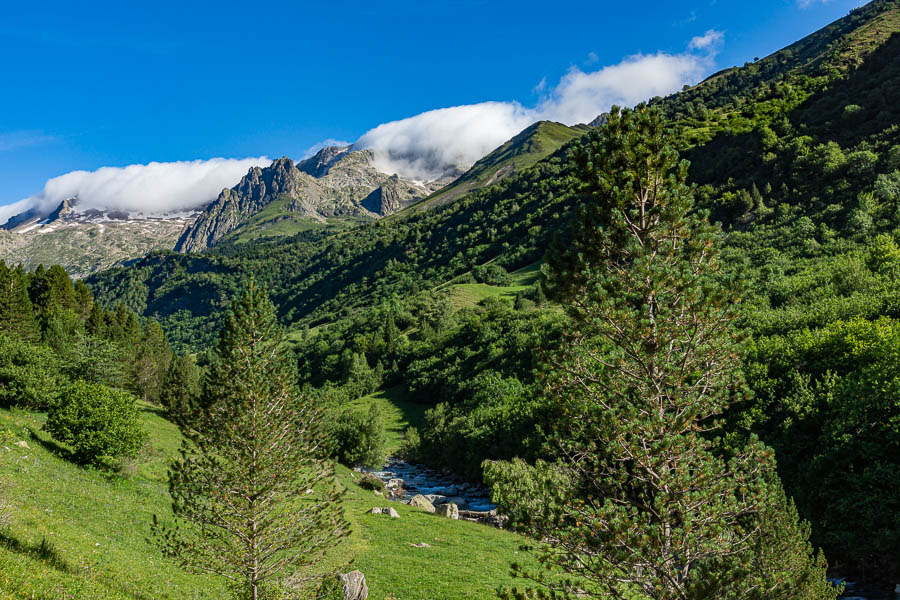 Vallée d'Estós, nuage sur le Perdiguère