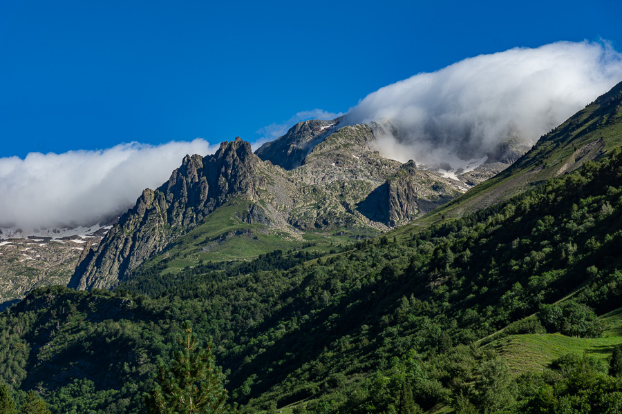 Vallée d'Estós, nuage sur le Perdiguère
