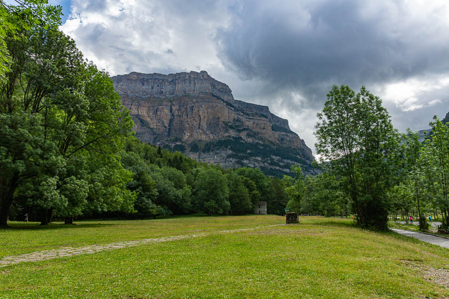Vallée d'Ordesa, parking du parc national, monte Arruebo