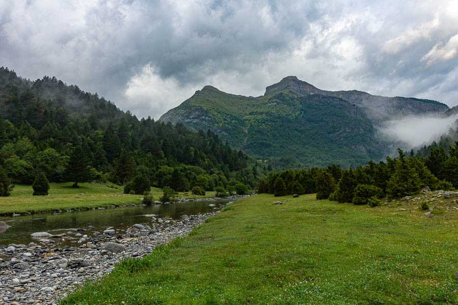 Vallée du rio Ara : pico de Ordiso, 2319 m