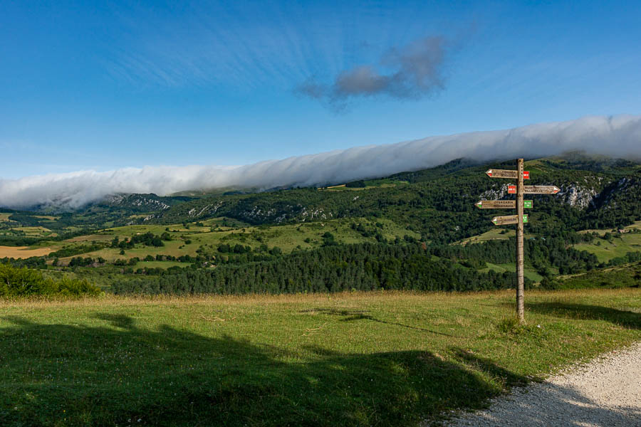 Carrefour, nuage sur la sierra de Abodi