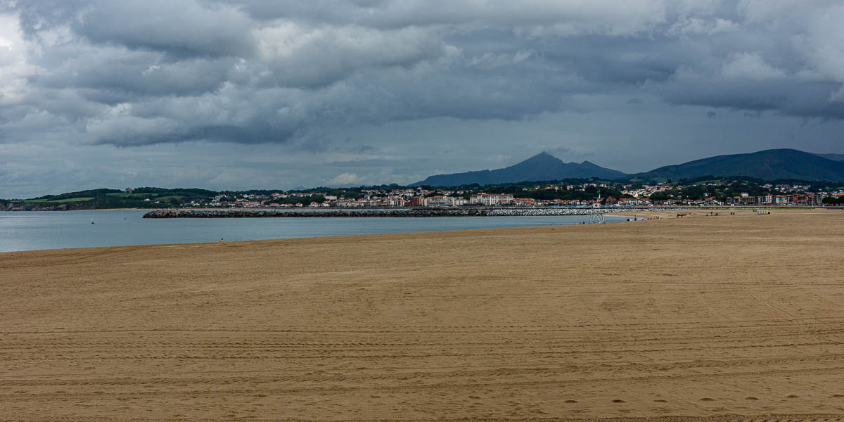 Plage, Hendaye et la Rhune