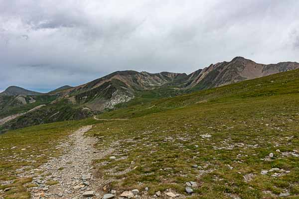 Coll de la Marrana : vue vers le coll de Tirapits, pic de l'Infern, 2869 m