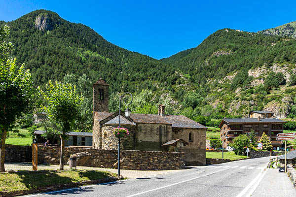 La Cortinada : église