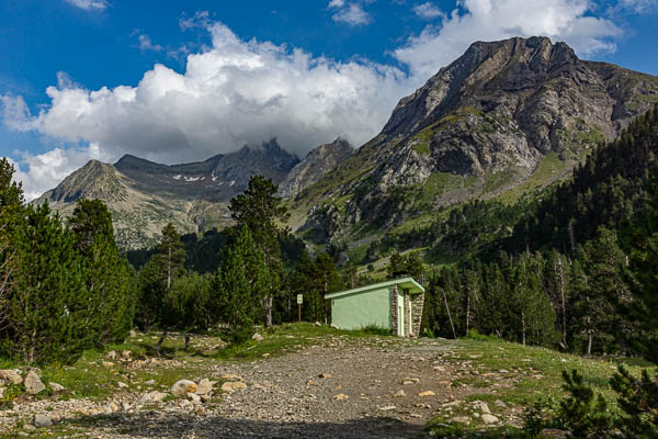 Refuge de Puente de Coronas, 1980 m