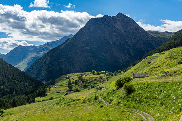 Granges et refuge de Viadós, 1760 m