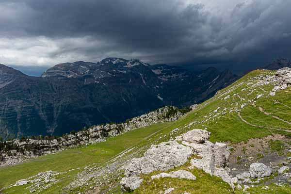 Mont Perdu sous l'orage