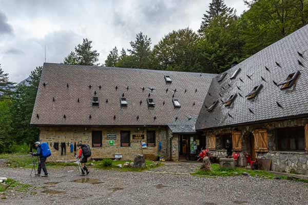 Refuge de Pineta, 1300 m