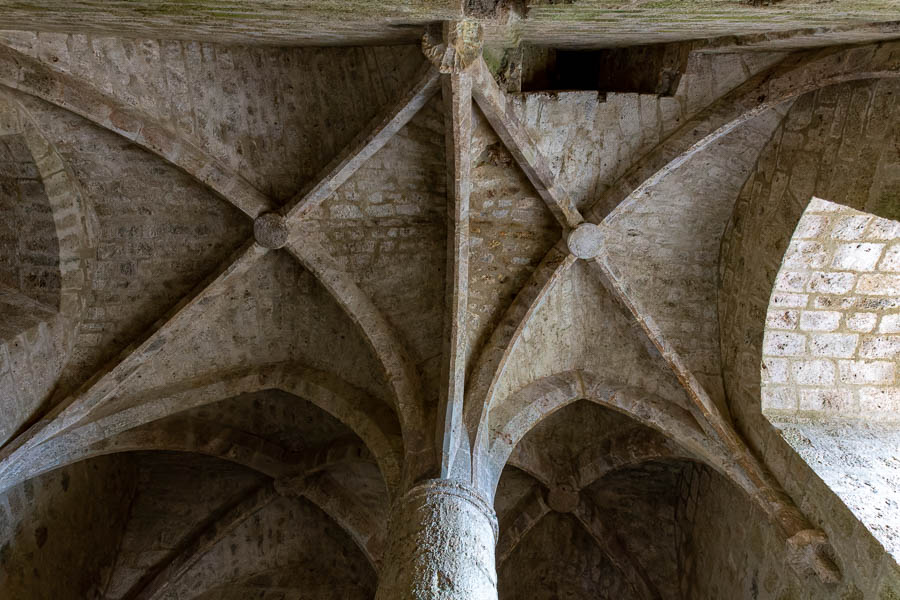 Château de Quéribus : donjon, salle du pilier