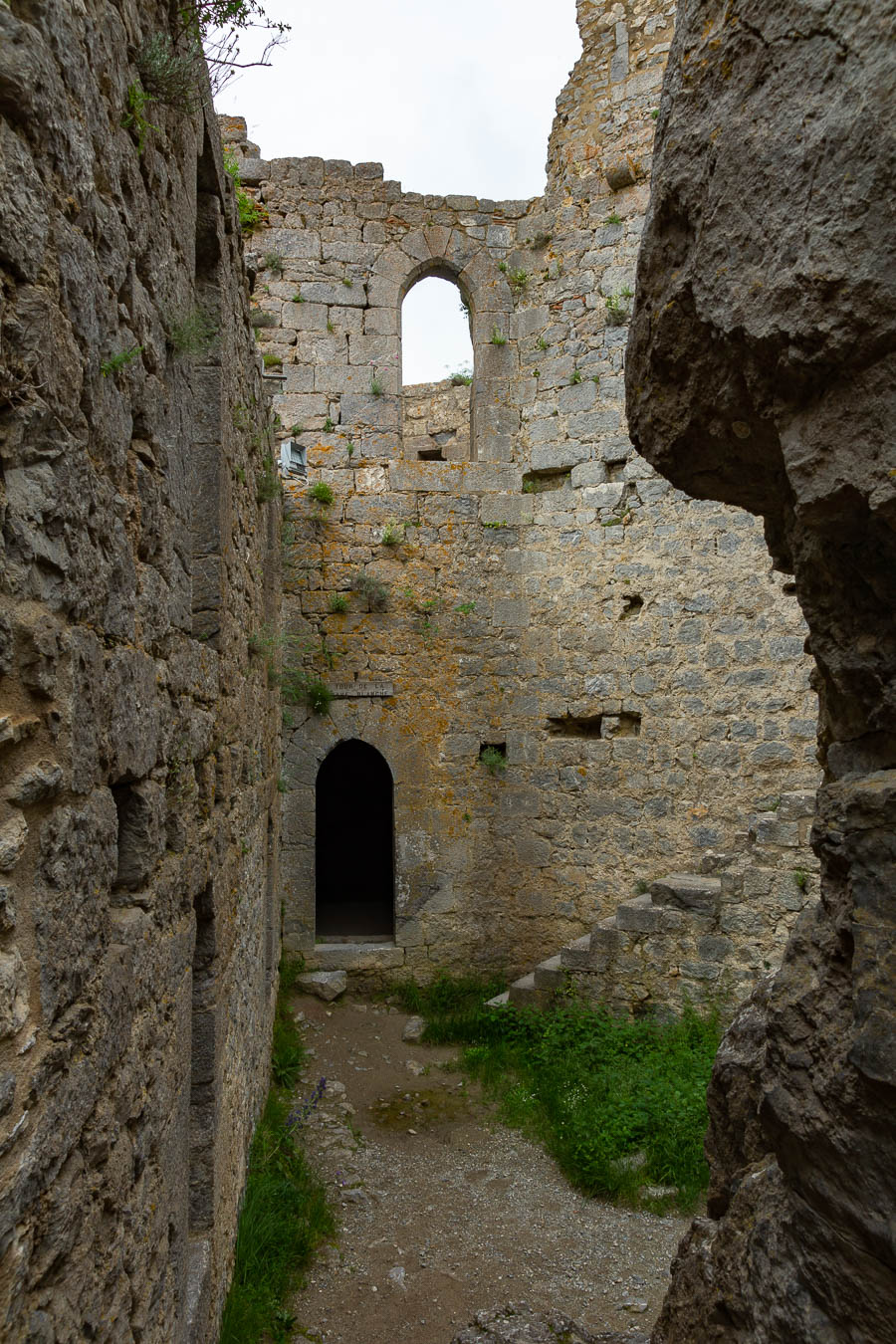 Château de Puilaurens : donjon, tour de la Dame Blanche