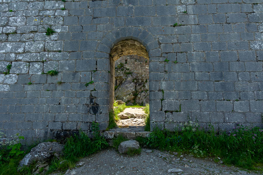 Château de Montségur : entrée nord