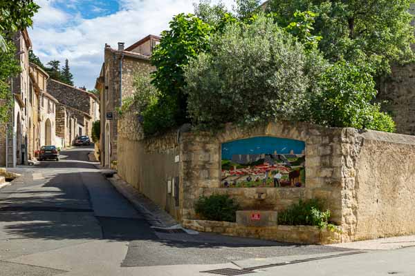 Roquefort-des-Corbières : fontaine