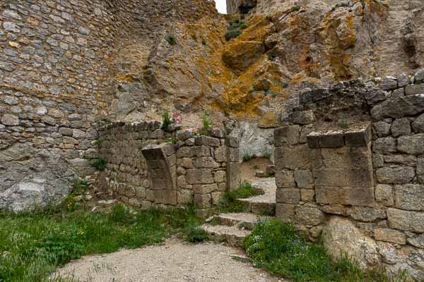 Quéribus : 2e enceinte, caserne