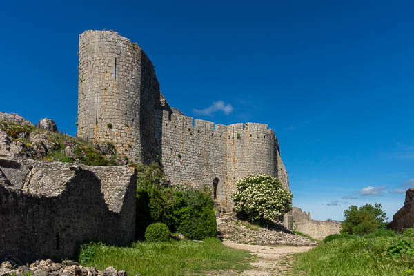 Peyrepertuse : enceinte basse, donjon vieux