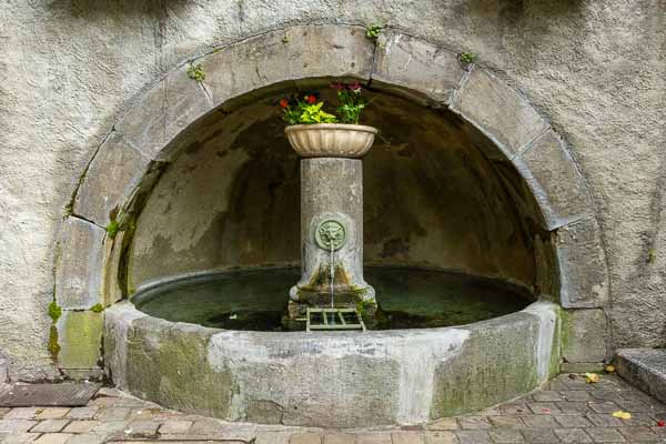 Foix : fontaine du 18e
