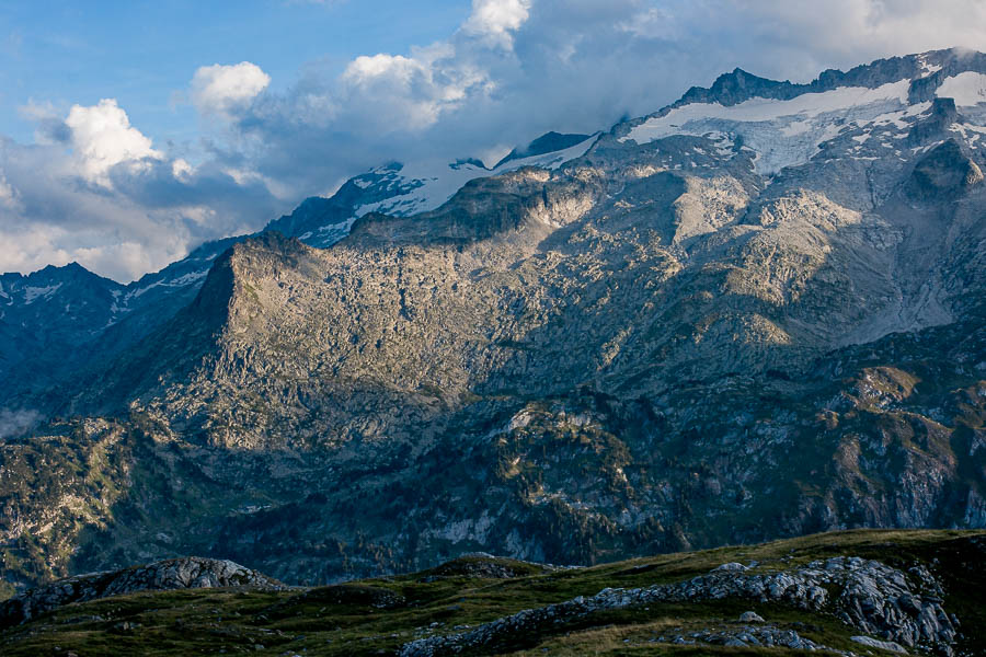 Coucher de soleil sur la crête des Portillons, refuge de la Rencluse
