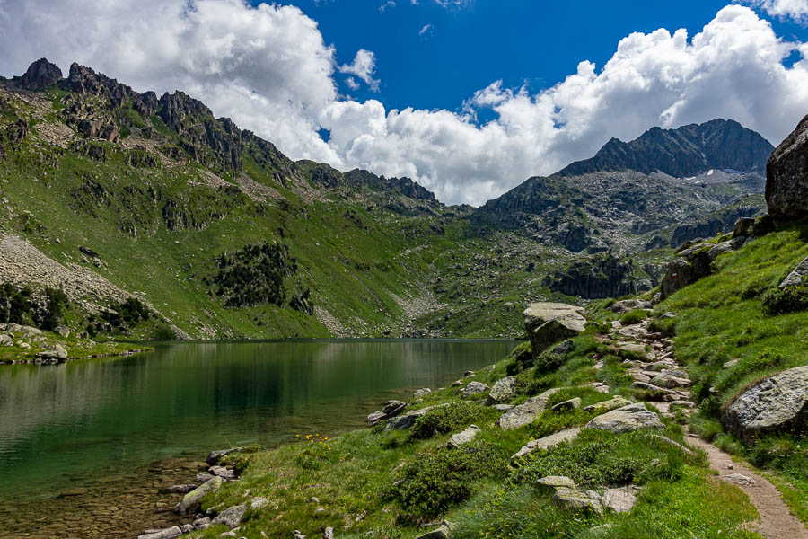 Lac Obago