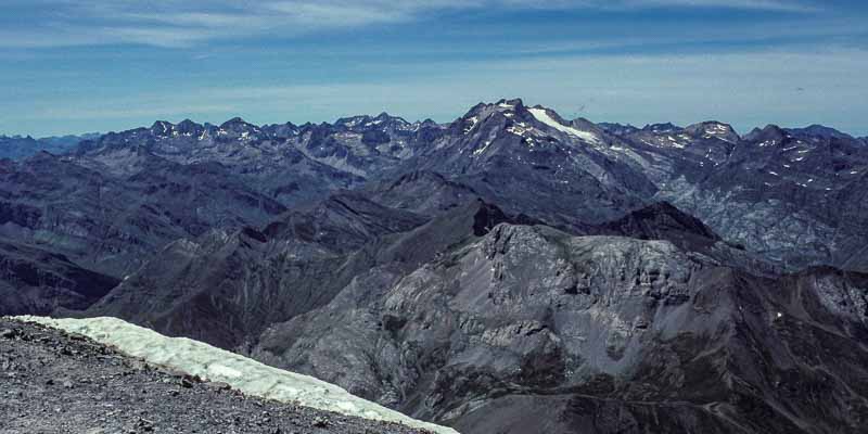 Gavarnie, sommet du Taillon, 3144 m, vue ouest : Vignemale