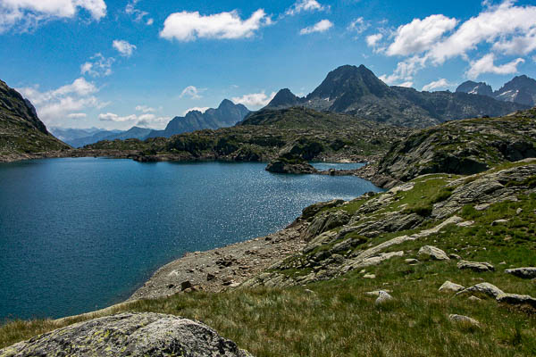 Lac de Rius, 2300 m, et tuc de l'estanh de Mar