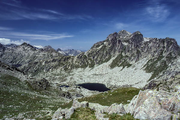 Encantats : port de Caldes, 2570 m, vue ouest, Montardo, 2826 m