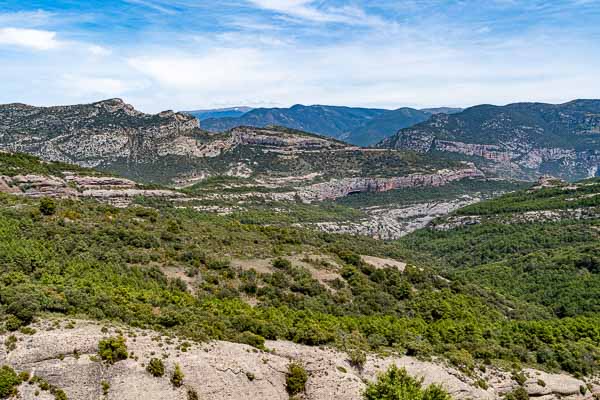 Rocs de Queralt : turó de la Llosa, 1092 m, vue nord-est, serra de Peracalç