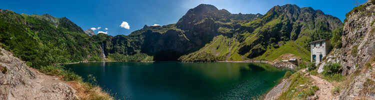 Lac et cascade d'Oô