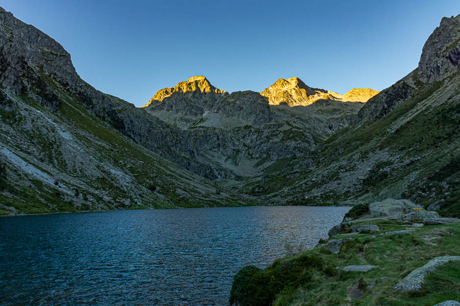 Lac d'Estom, pic de Labas et pic de la Sède