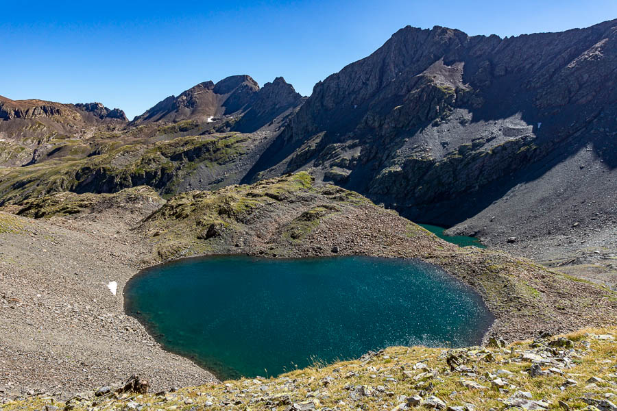 Petit lac du col des Gentianes